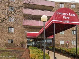1460 Fairlane Dr APT 103, Schaumburg, IL 60193