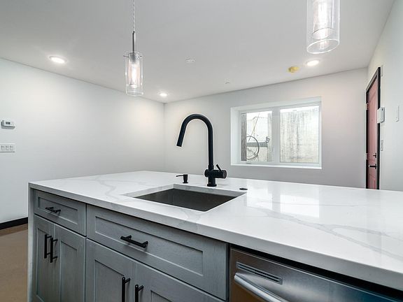 5th image of 114 Richmond St #2C