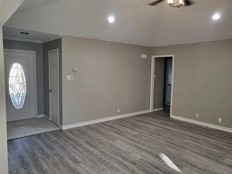 7404 Glen Haven Dr — Photo 6
