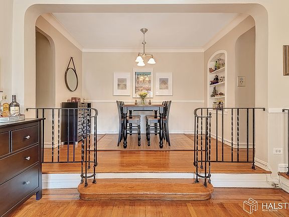 5th image of 7636 113th St APT 4P
