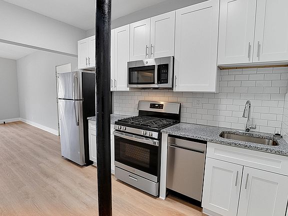 5th image of 7600 N Sheridan Rd APT 101