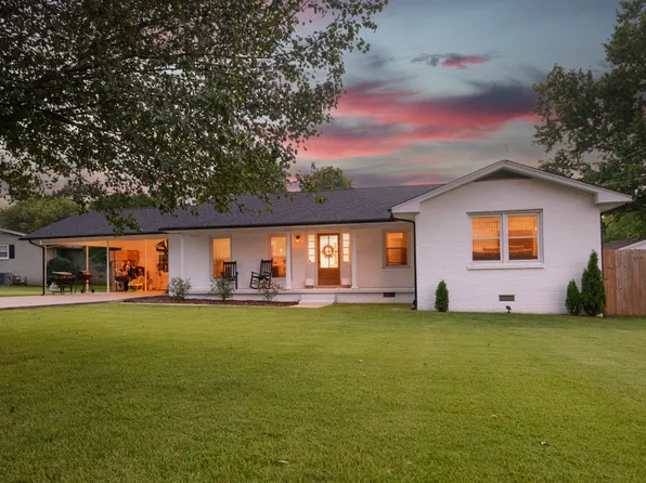 103 Rosewood Dr, Shelbyville, TN 37160