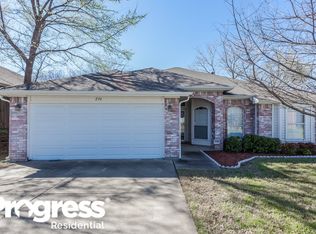 236 N Waterford Oaks Dr, Cedar Hill, TX 75104
