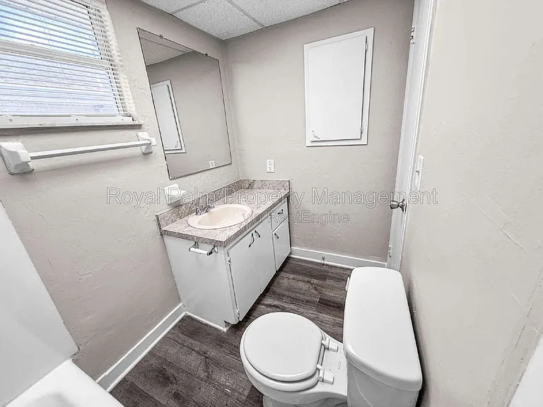 3744 Estelle Ave — Photo 23