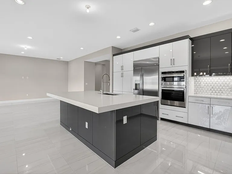 17089 Rainbow Falls Trl — Photo 23