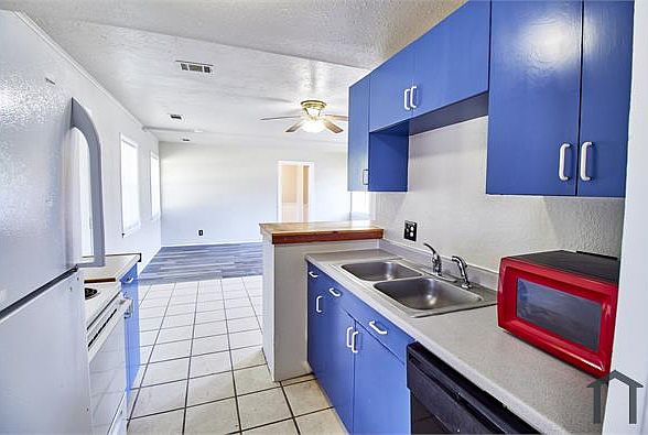 1st image of 1504 Sherman Dr #201