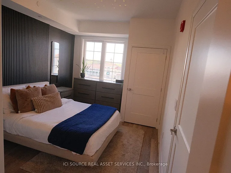 50 Lakebreeze Dr #421 — Photo 9