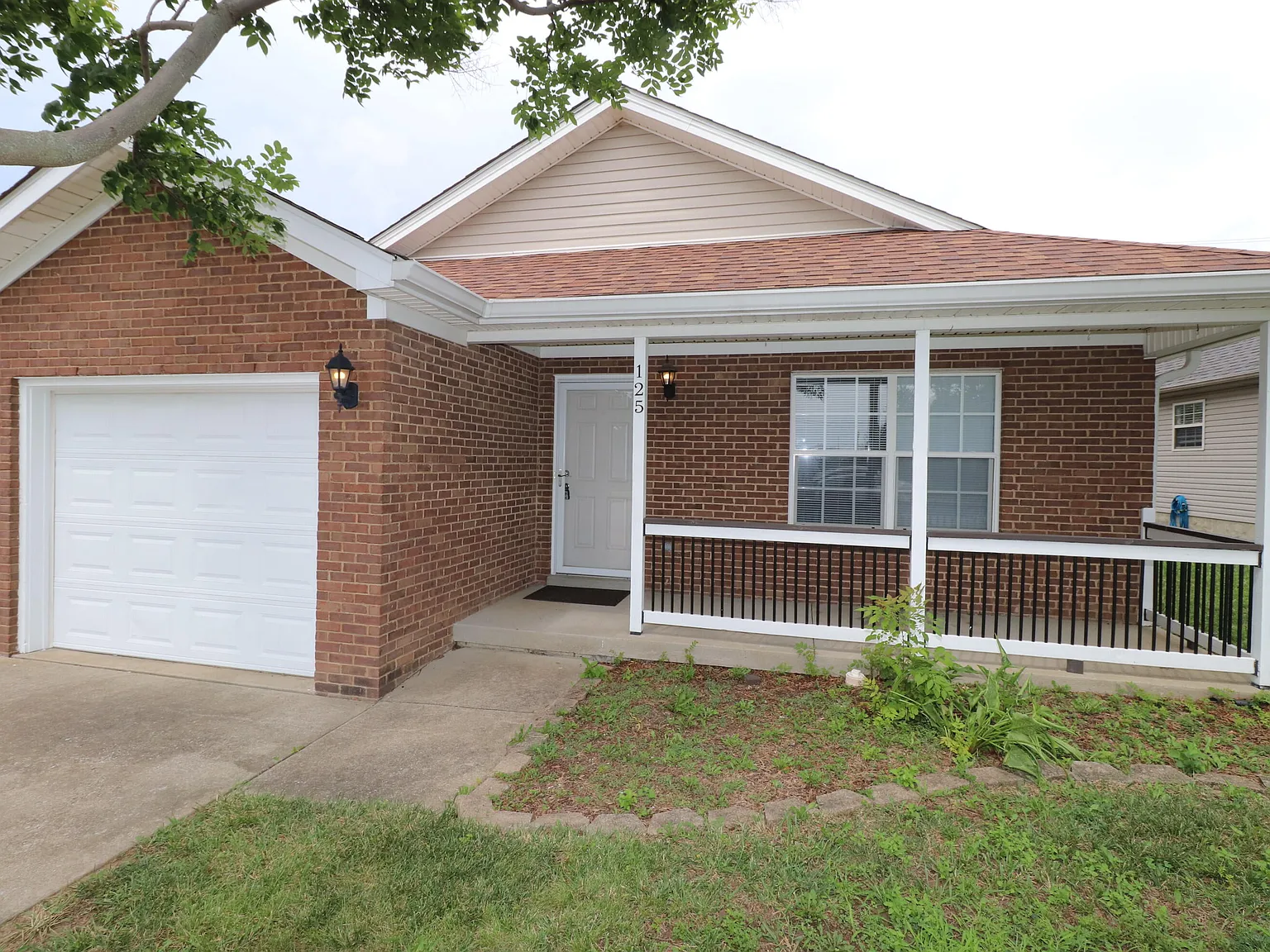 3 bed, 2.0 bath, 1177 sqft, $1,750 — Photo 2