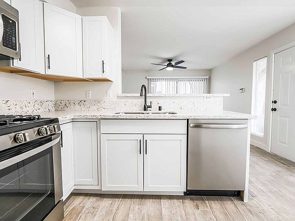 5th image of 3115 Casey Dr Unit 102