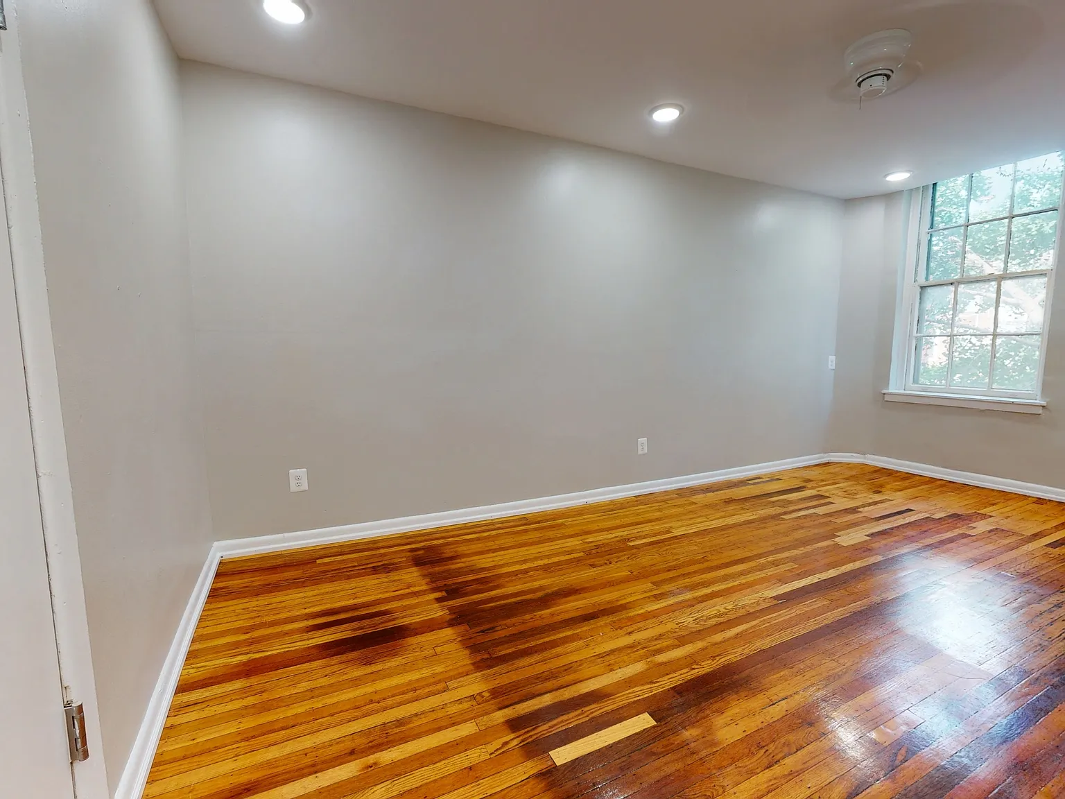 1114 Spruce Street, Philadelphia, PA 19107 — Photo 2