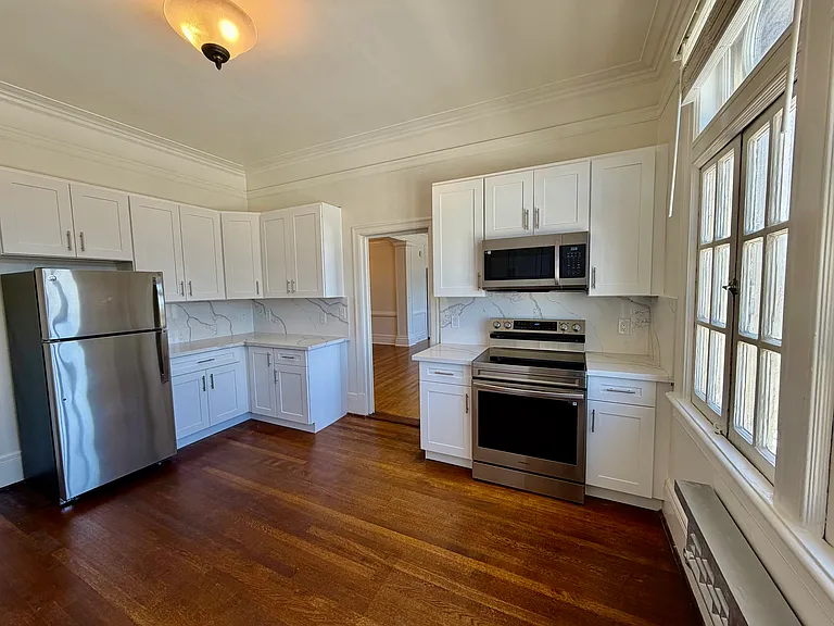 1899 California St #10 — Photo 10