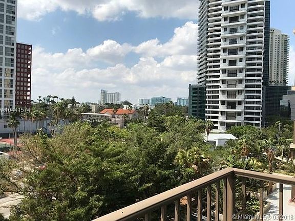 3rd image of 1450 Brickell Bay Dr Ph 04