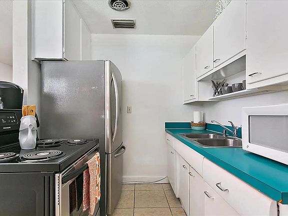 5th image of 4545 Colonial Ave