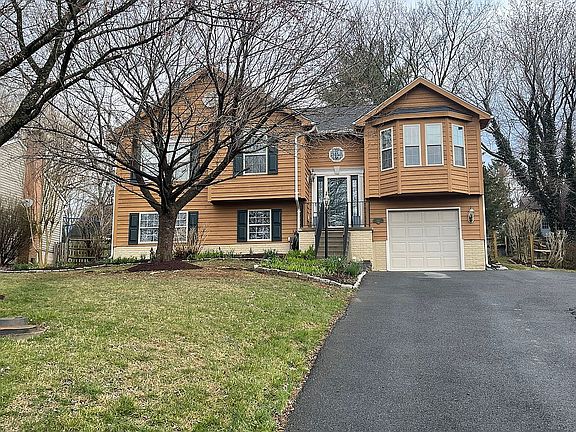3rd image of 6911 Fox Chase Rd