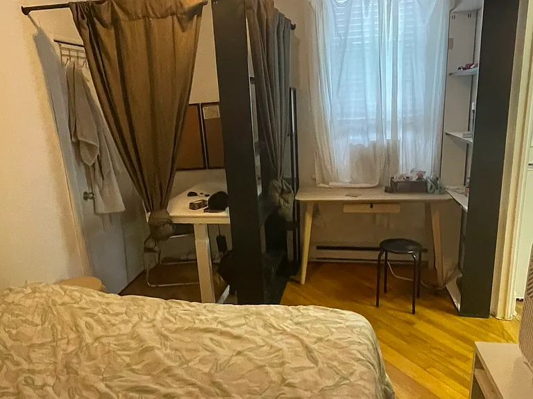45 Louisa St #C — Photo 9