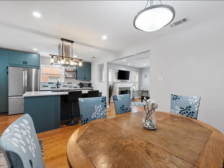2624 Willing Ave — Photo 8