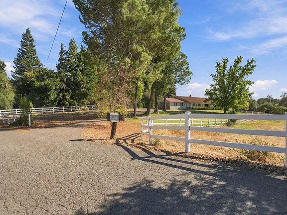 3rd image of 10020 Van Riper Ln