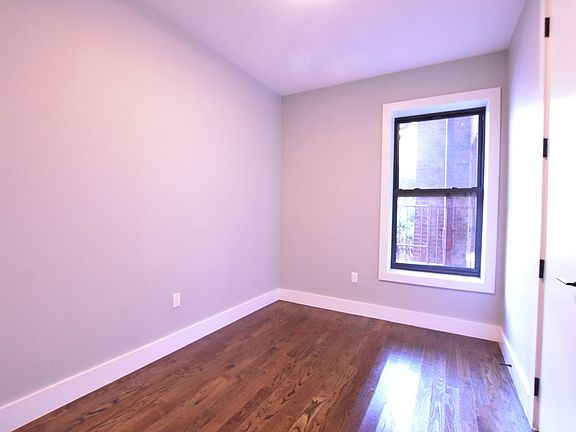 3rd image of 512 Jackson Ave APT 3B