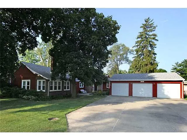 922 Walnut St photo 1