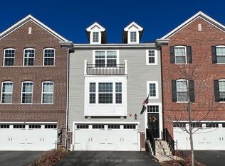 2506 Huntleigh Ln, Woodridge, IL 60517