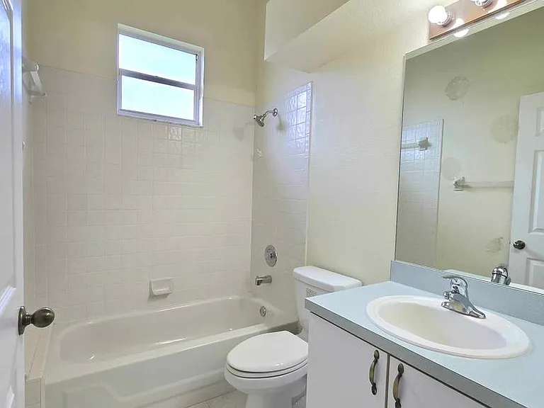 7047 Hazeltine Cir — Photo 7