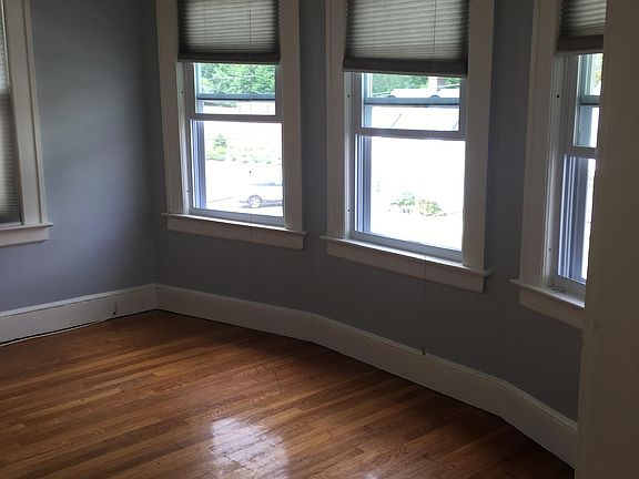 3rd image of 84 Westfield Ave Floor 2