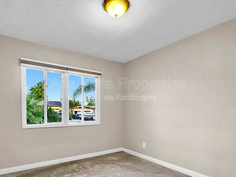 120 Green Ave — Photo 16