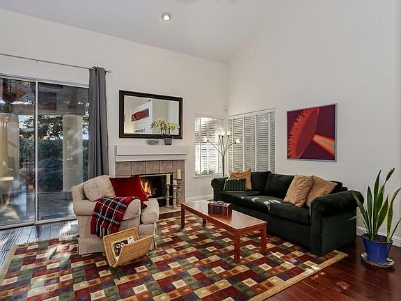 3rd image of 124 Royalton Cir