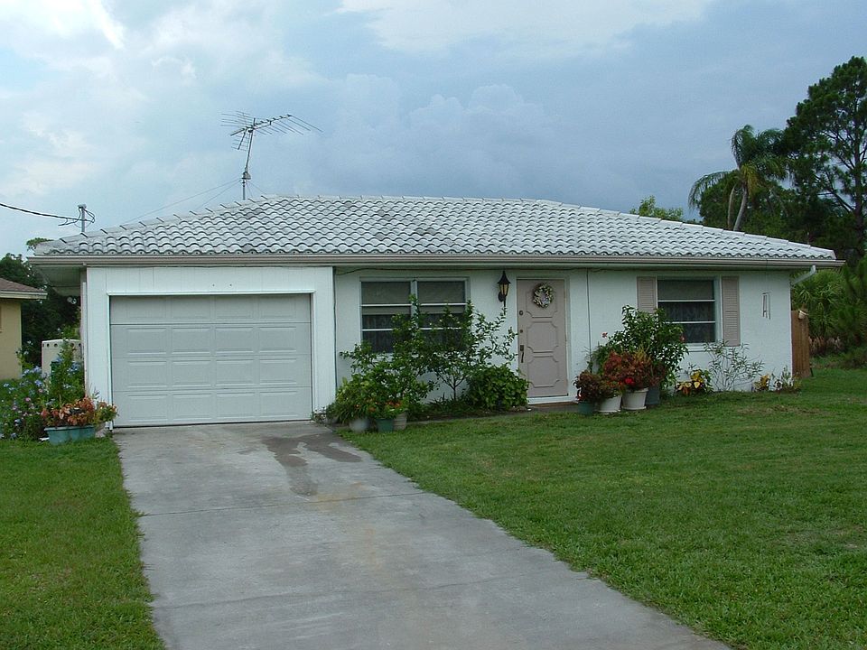 front view 28301 N Twin Lakes Dr, Punta Gorda FL