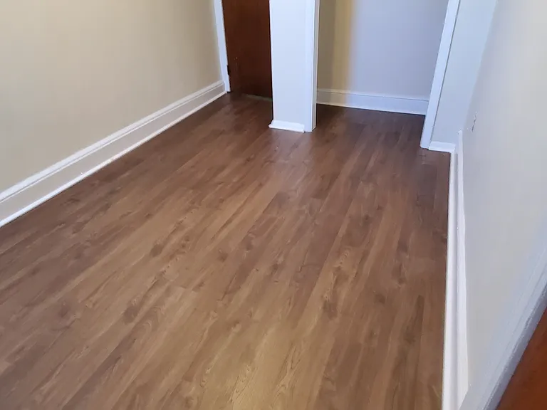 middle bedroom