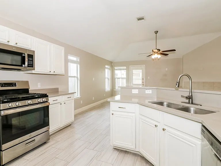 25235 Clover Ranch Dr — Photo 8