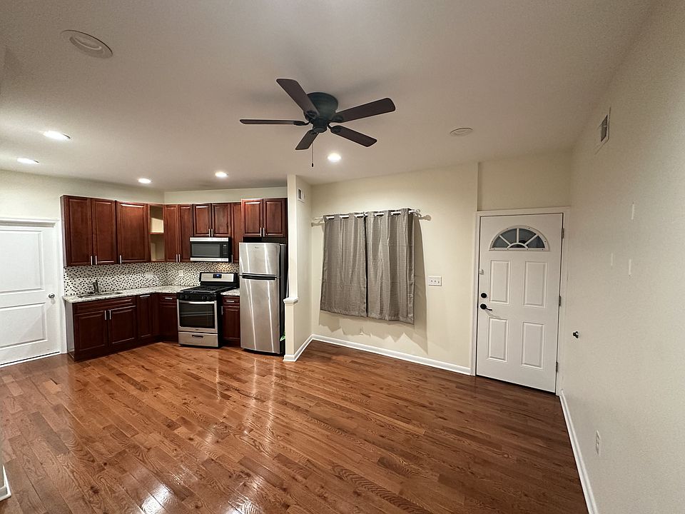 1st image of 1032 W Moyamensing Ave
