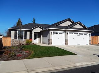 1031 Arrowhead Trl, Eagle Pt, OR 97524