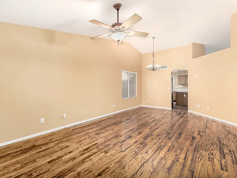 15221 N 87th Dr — Photo 10