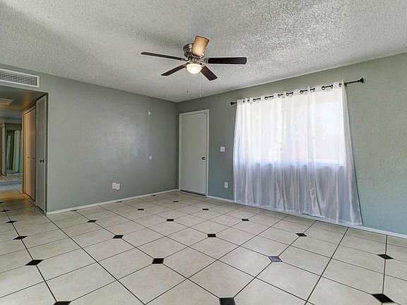 5th image of 1106 W Helena Dr