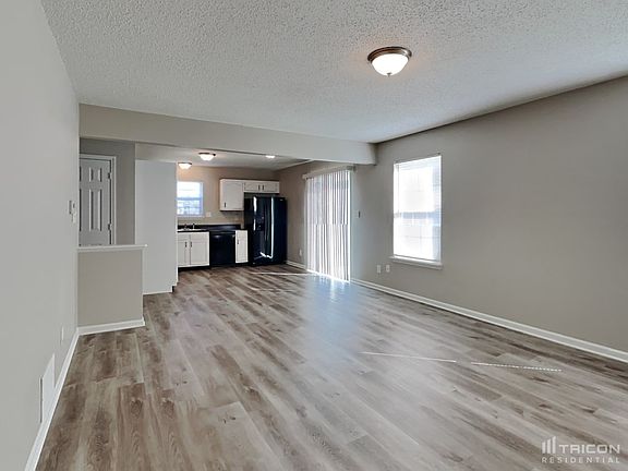 3rd image of 1353 Lake Meadow Dr