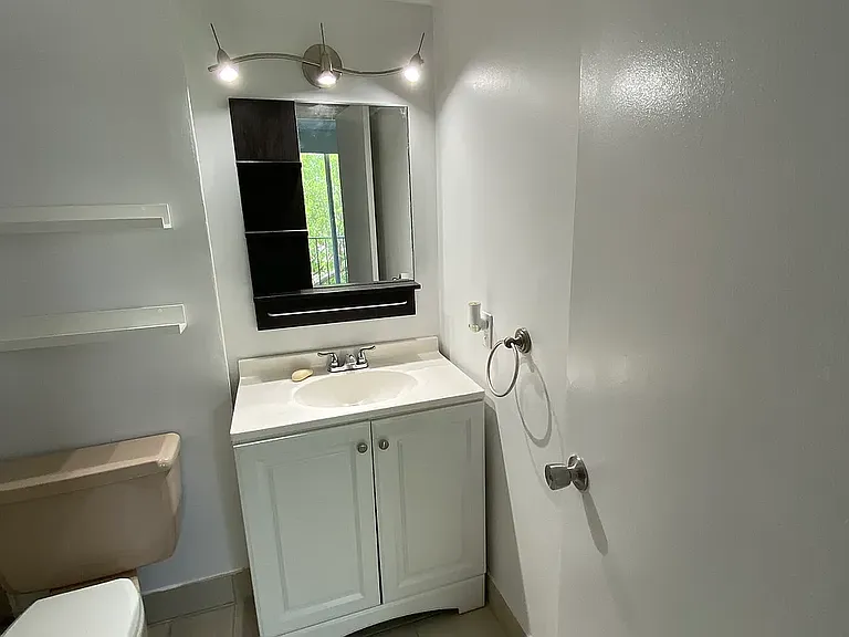 7601 Byron Ave — Photo 3