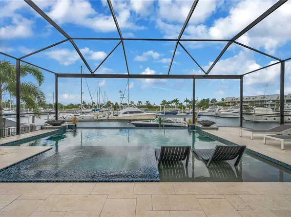 3034 Christophers Watch Ln, Ruskin, FL 33570
