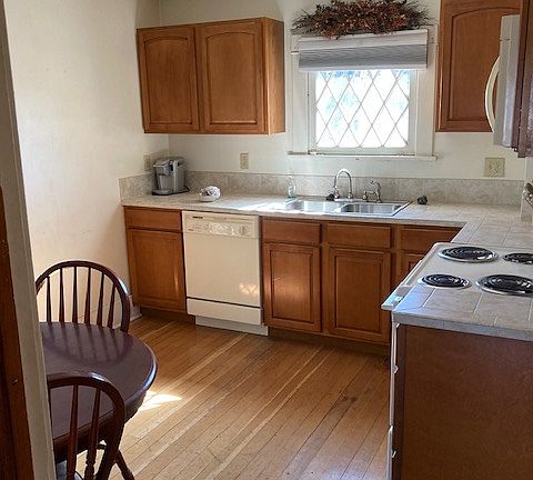 2nd image of 501 S Townsend Ave #B