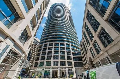25 Carlton St Photo 1