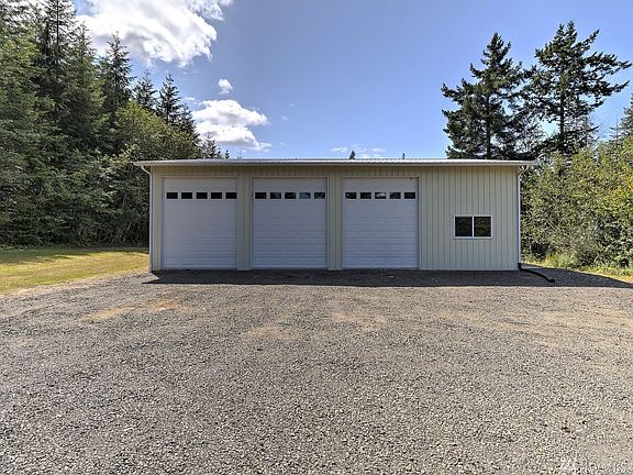 Massive 1,728sf shop (48'x 36'x16'H), and the doors are 10'wide by 12' tall... has a security system, power and water. 400 amp power service to the property will serve ALL your power needs!