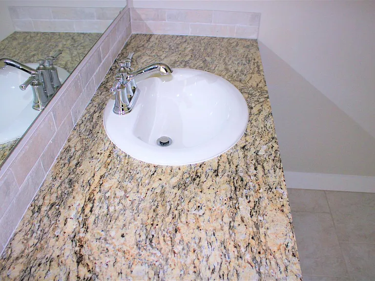 3015 Valencia Ave — Photo 13