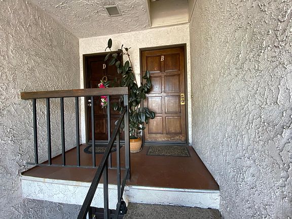 2nd image of 1214 Huntington Dr Unit B