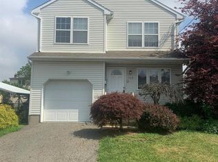 112 James St, Hopelawn, NJ 08861