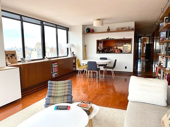 2nd image of 330 E 75th St APT 37A
