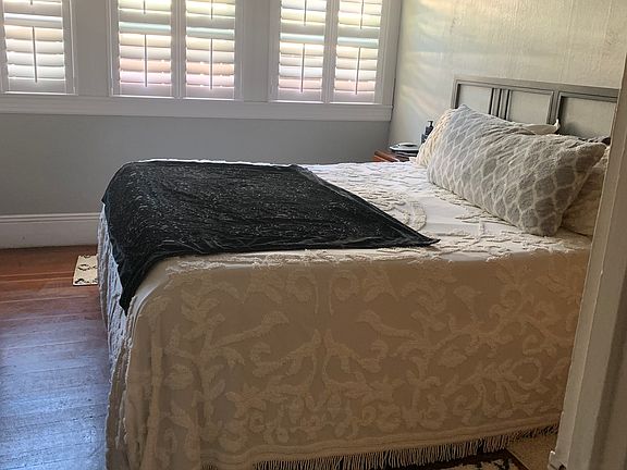 3rd image of 2261 Kensington Way