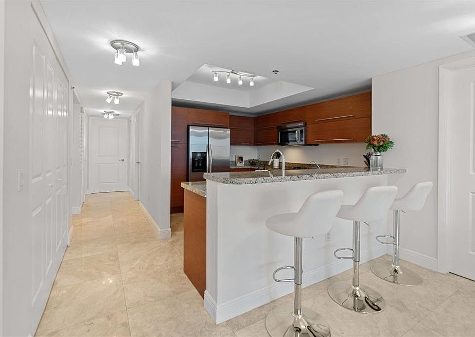 1st image of 2641 N Flamingo Road