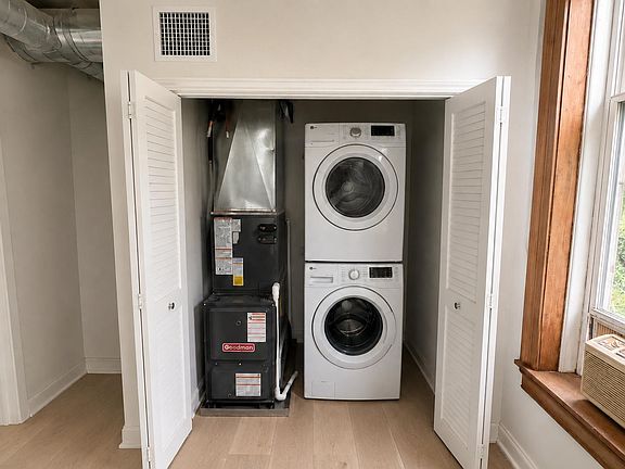 4th image of 1430 W Ohio St #3F