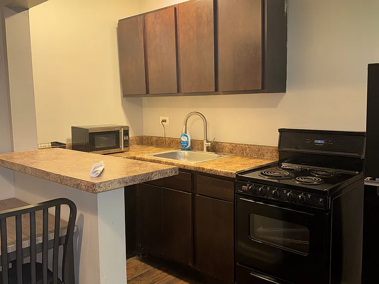6726-1 N Glenwood Ave #G8 — Photo 3