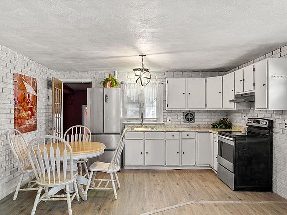 4th image of 118 Cogswell St